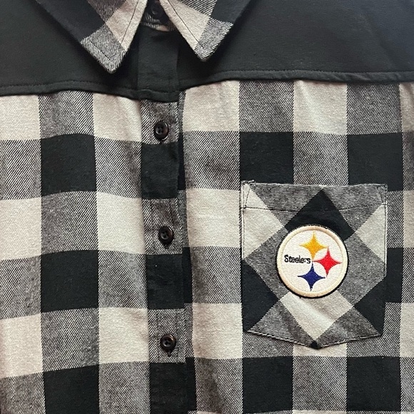 Pittsburgh Steelers Juniors Black Front Knot Plaid Size XL Button-Up Shirt NWT - Picture 7 of 16